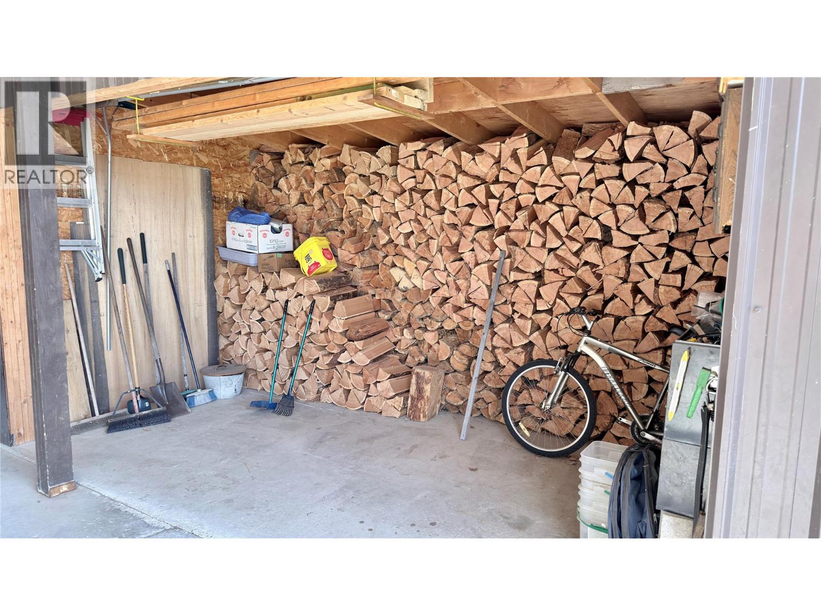 570 Eholt Street, Midway, British Columbia  V0H 1M0 - Photo 6 - 10374397