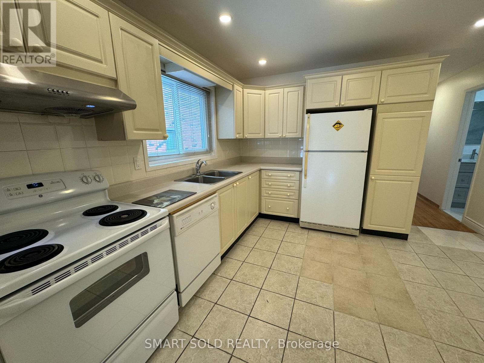 Upper - 20 Bedle Avenue, Toronto, Ontario  M2H 1K8 - Photo 12 - C12897590