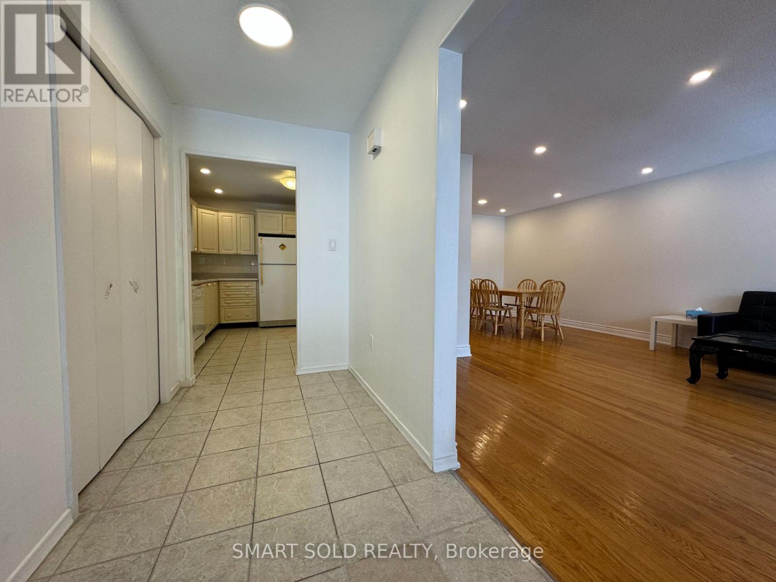 Upper - 20 Bedle Avenue, Toronto, Ontario  M2H 1K8 - Photo 5 - C12897590