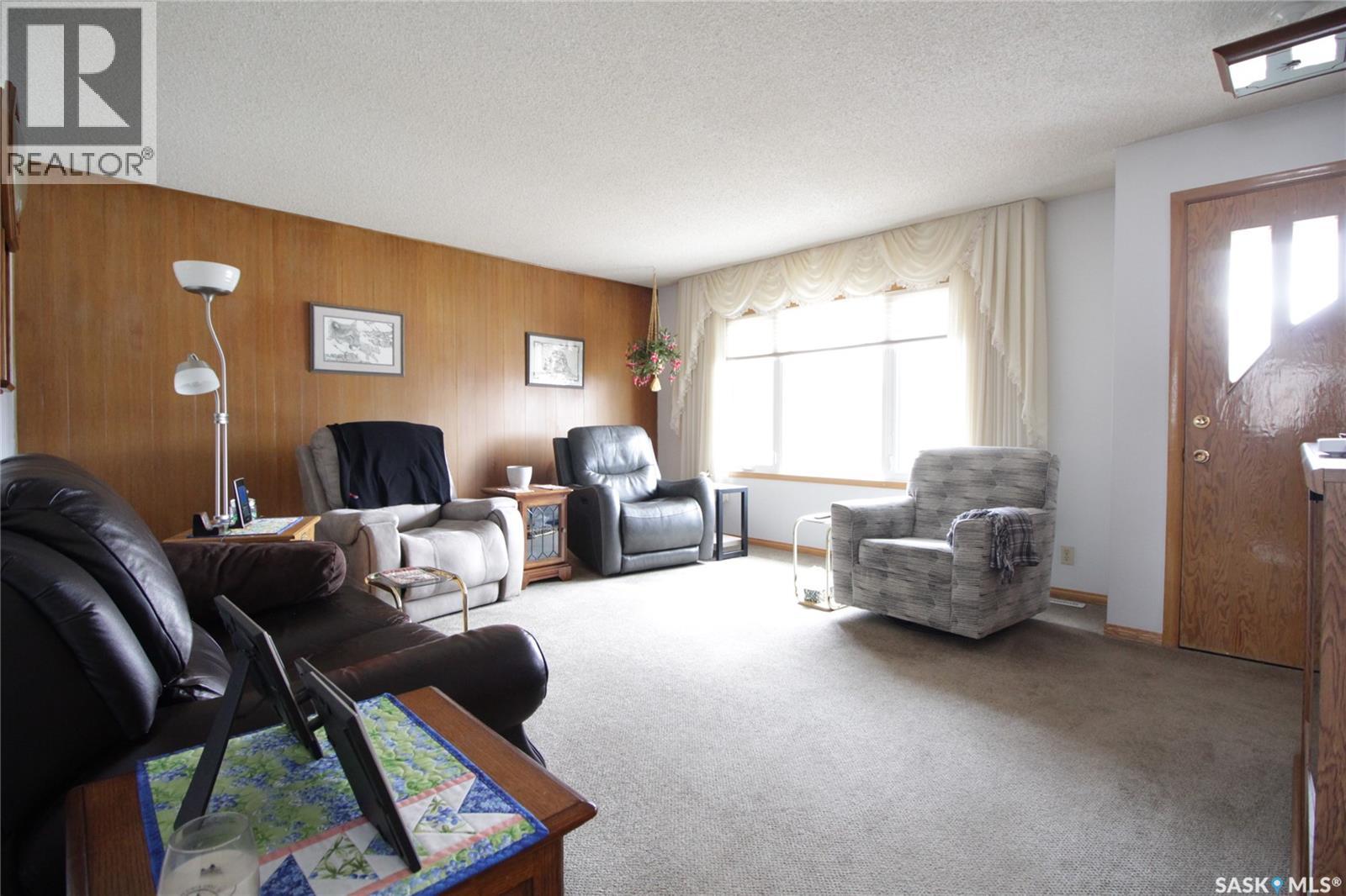 536 Gertie Street, Moosomin, Saskatchewan  S0G 3N0 - Photo 7 - SK032516