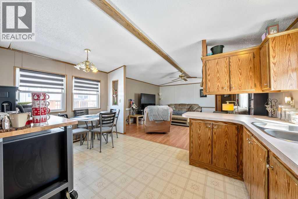 131 Heritage Drive, Okotoks, Alberta  T1S 1M4 - Photo 11 - A2303205