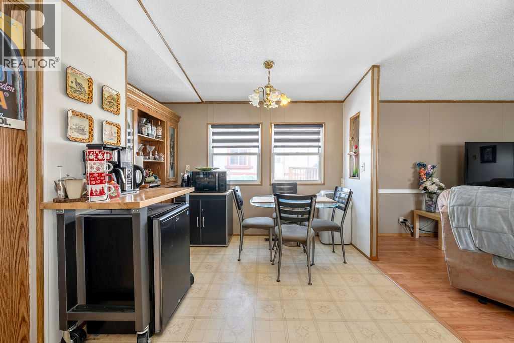 131 Heritage Drive, Okotoks, Alberta  T1S 1M4 - Photo 12 - A2303205