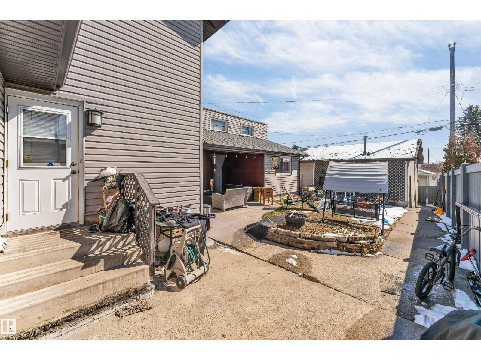 9217 168 St Nw, Edmonton, Alberta  T5R 2V8 - Photo 4 - E4483083