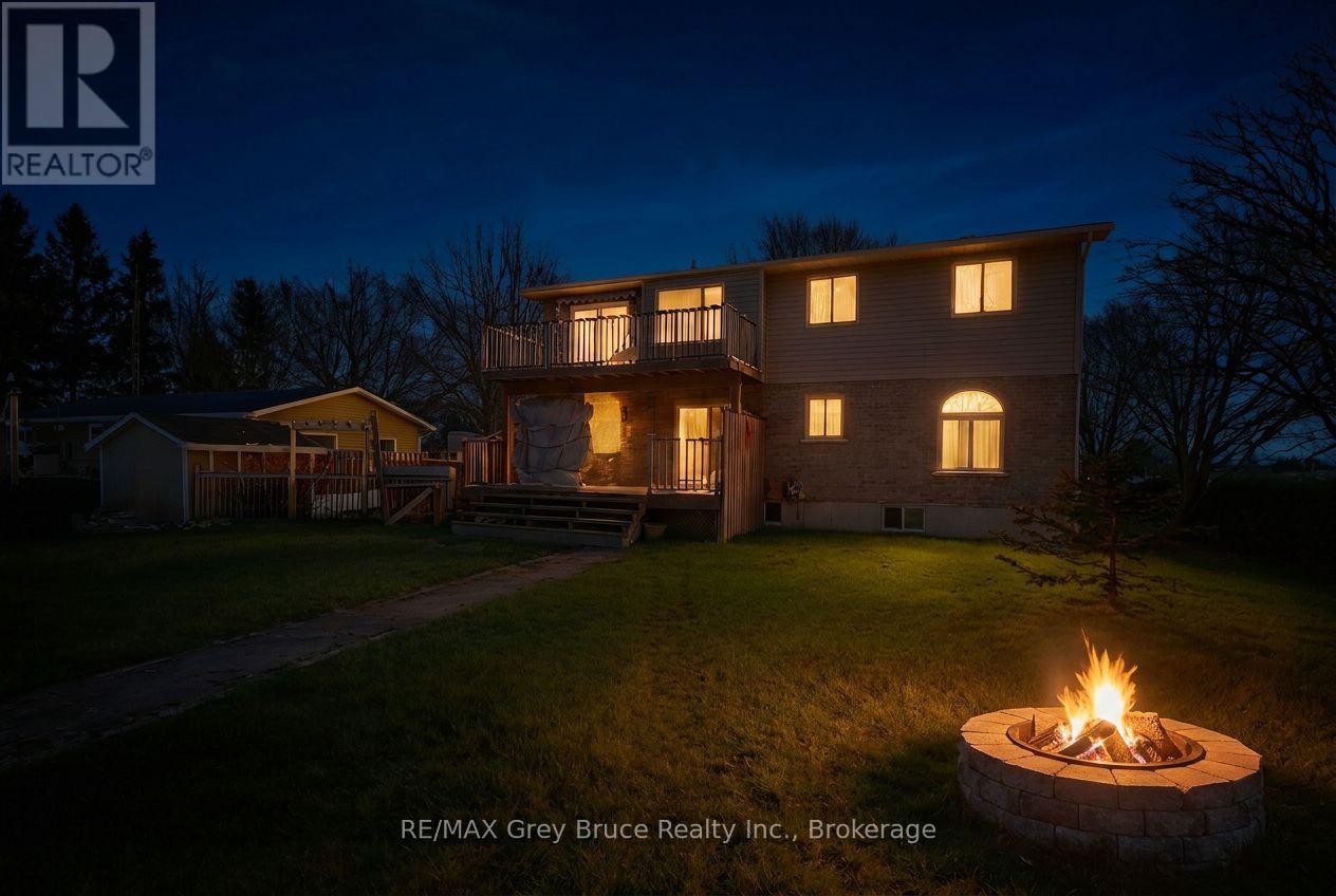 102 MARY AVENUE W, Georgian Bluffs, Ontario