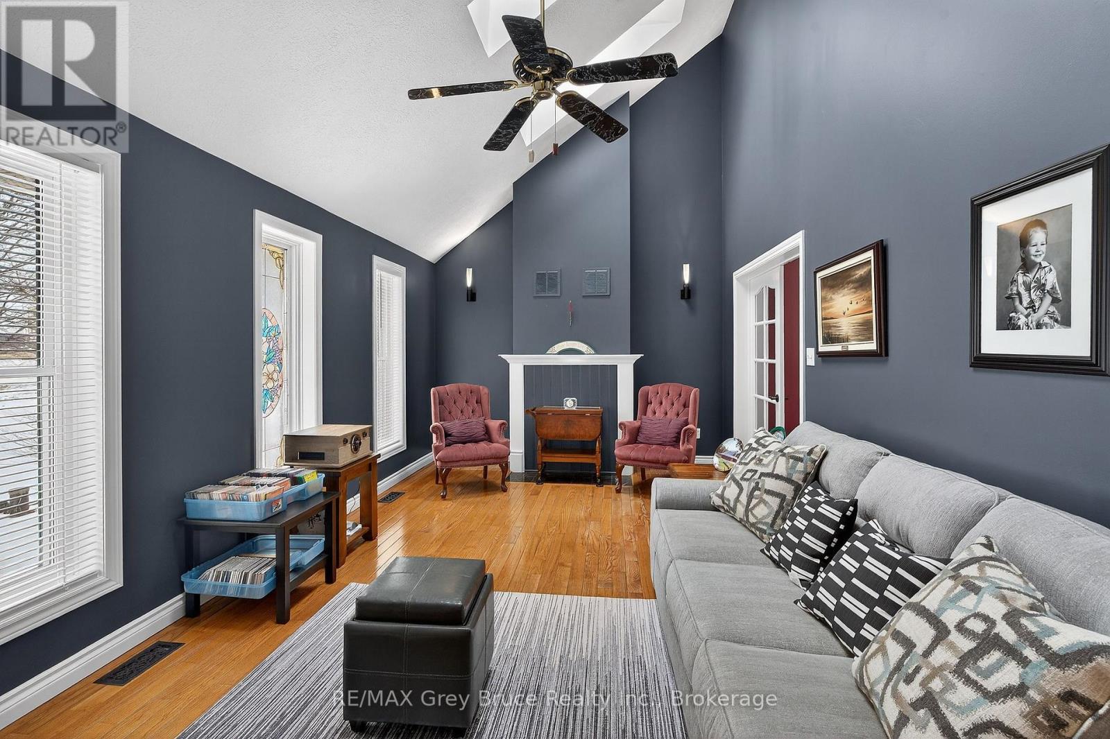 102 Mary Avenue W, Georgian Bluffs, Ontario  N4K 5N5 - Photo 6 - X12902280