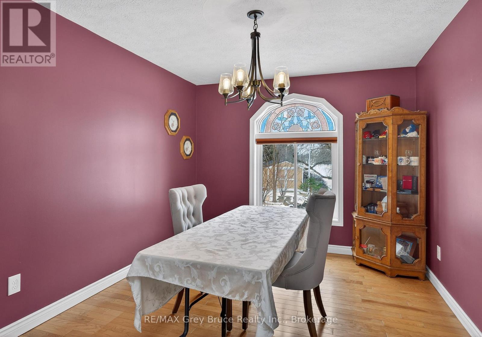 102 Mary Avenue W, Georgian Bluffs, Ontario  N4K 5N5 - Photo 8 - X12902280