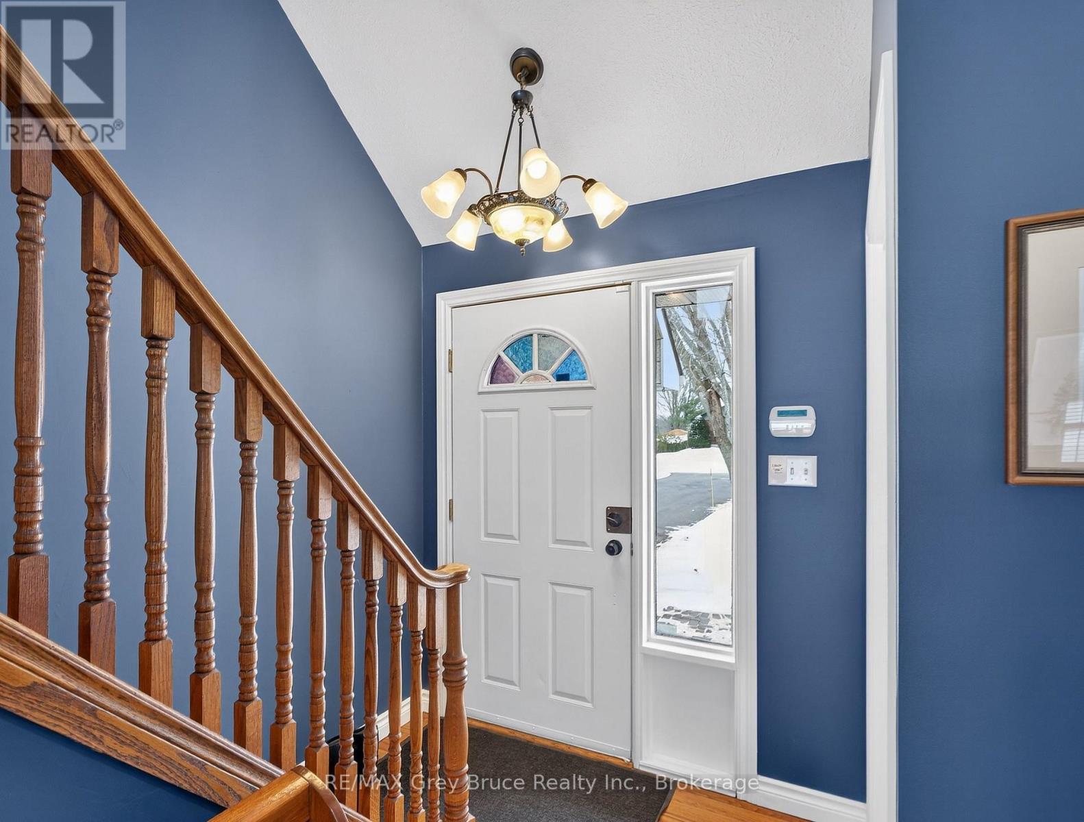 102 Mary Avenue W, Georgian Bluffs, Ontario  N4K 5N5 - Photo 5 - X12902280