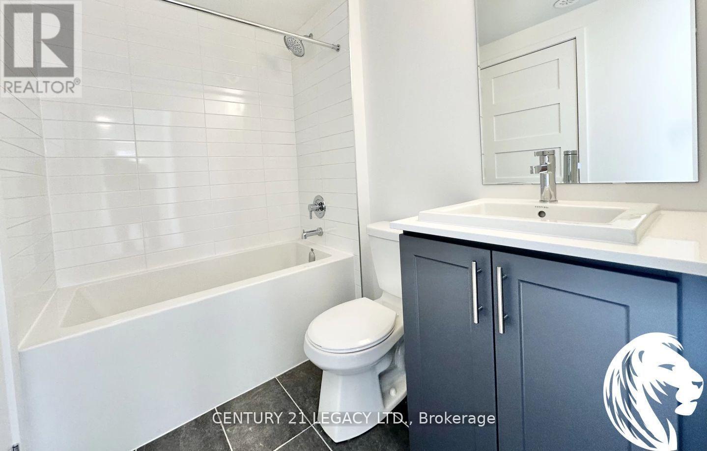 16 - 26 Lytham Green Circle, Newmarket, Ontario  L3Y 0H5 - Photo 2 - N13016778