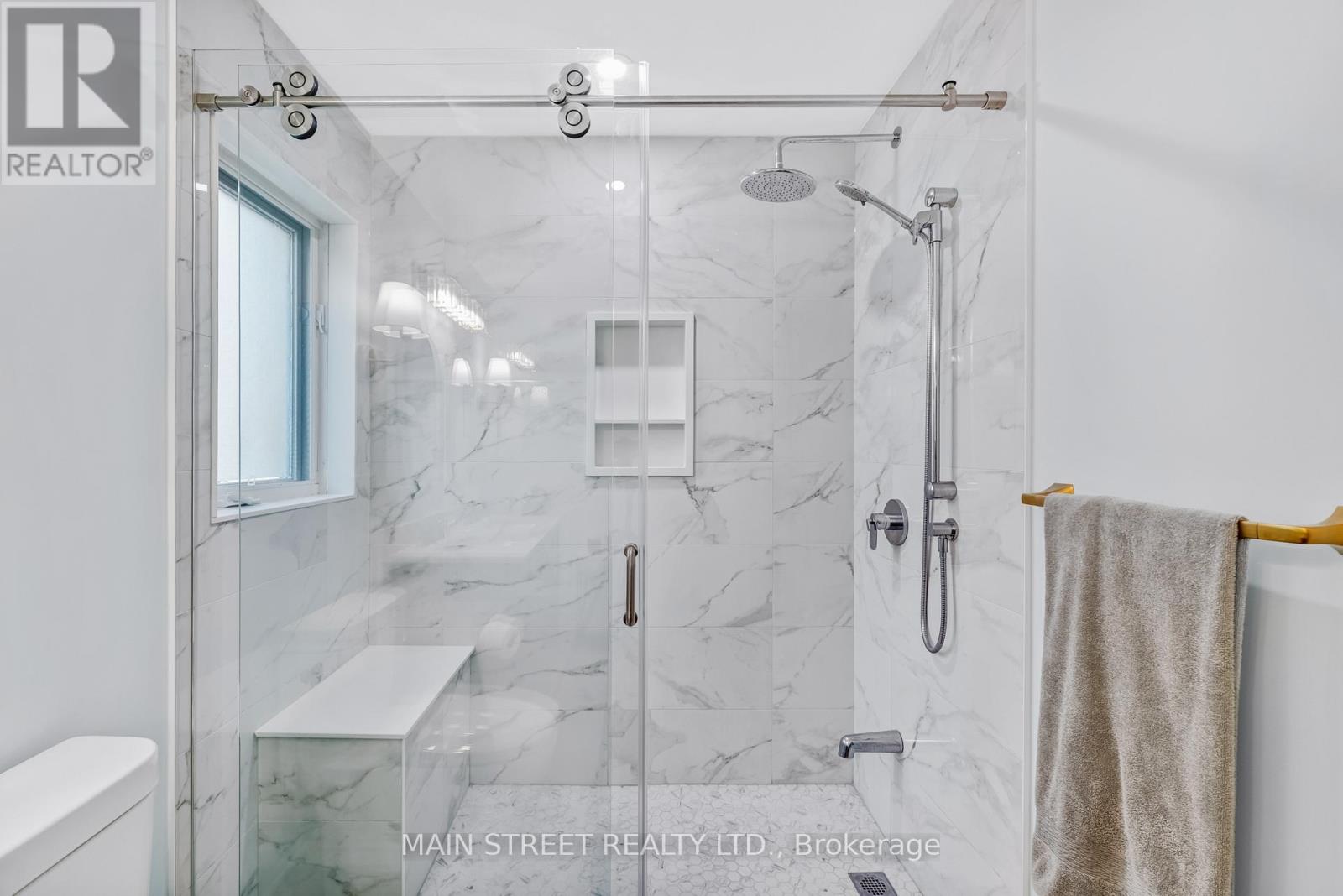 40 Via Amici, New Tecumseth, Ontario  L9R 2B4 - Photo 20 - N13016784