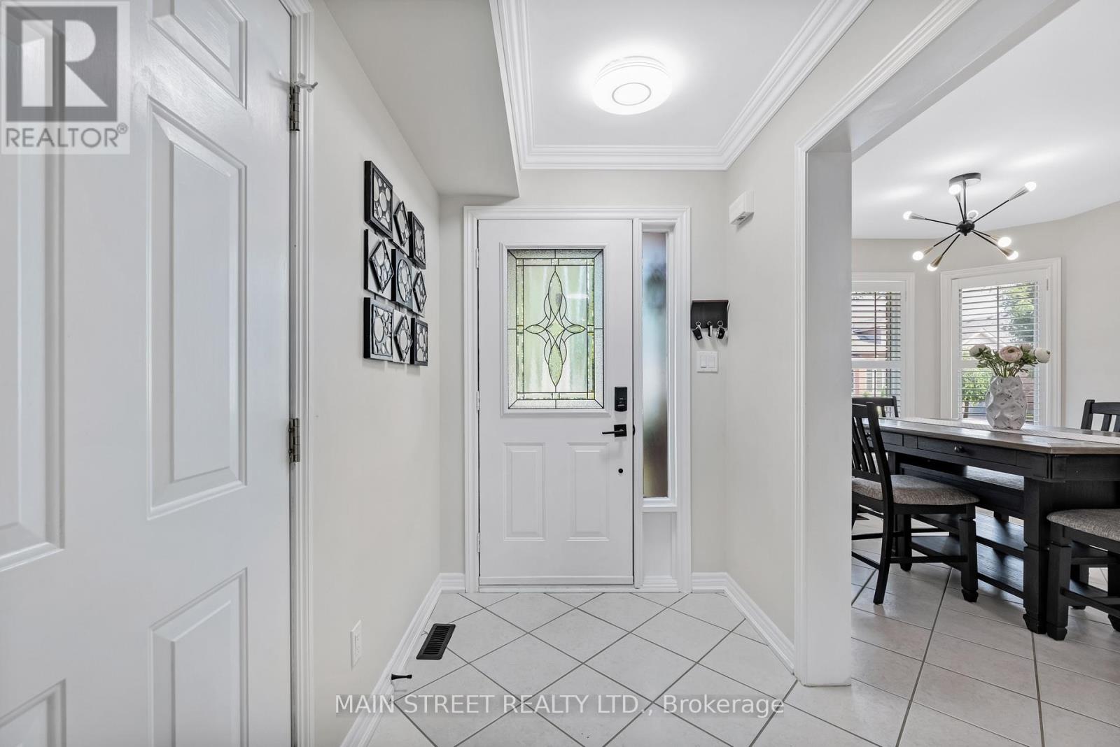 40 Via Amici, New Tecumseth, Ontario  L9R 2B4 - Photo 3 - N13016784