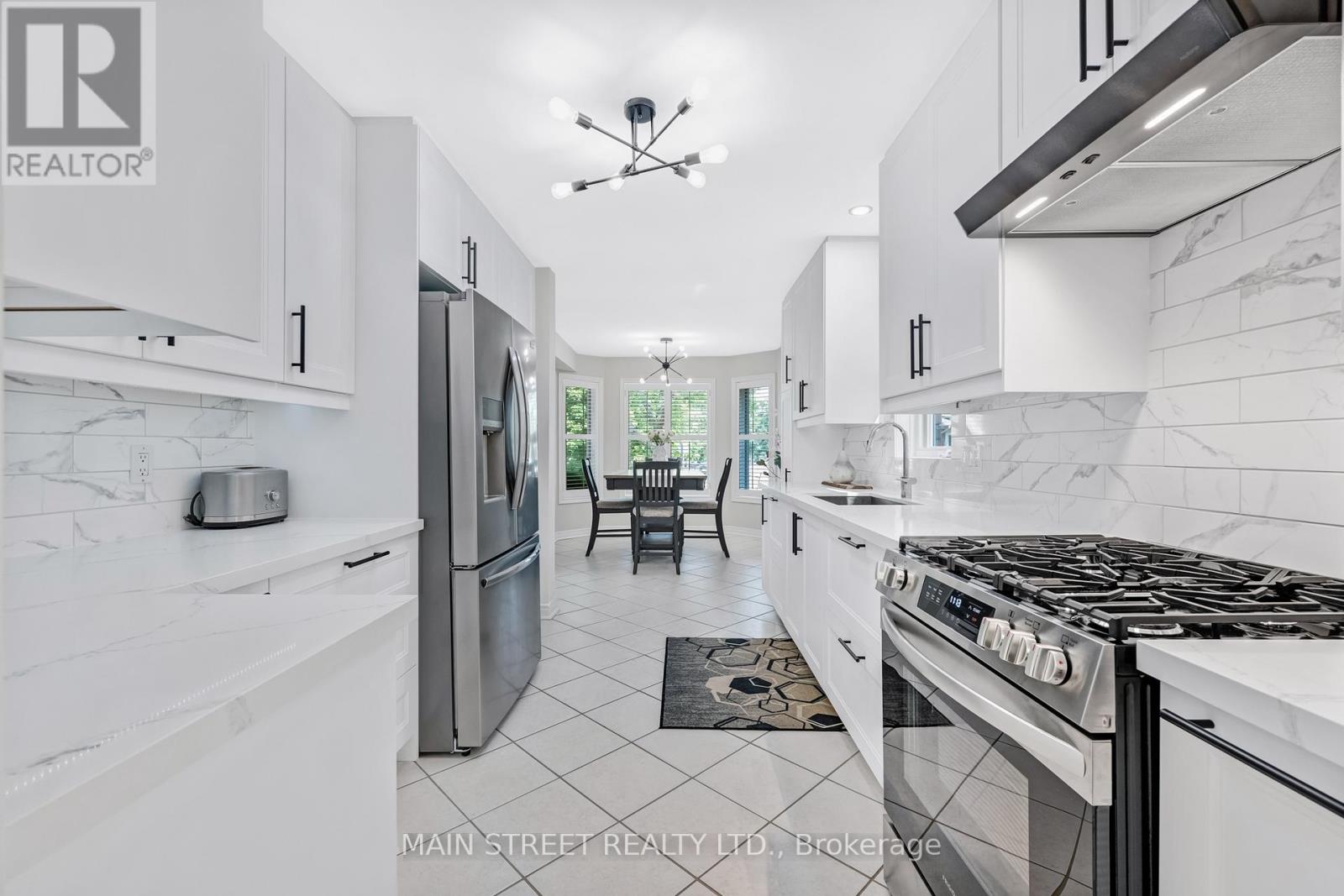 40 Via Amici, New Tecumseth, Ontario  L9R 2B4 - Photo 7 - N13016784