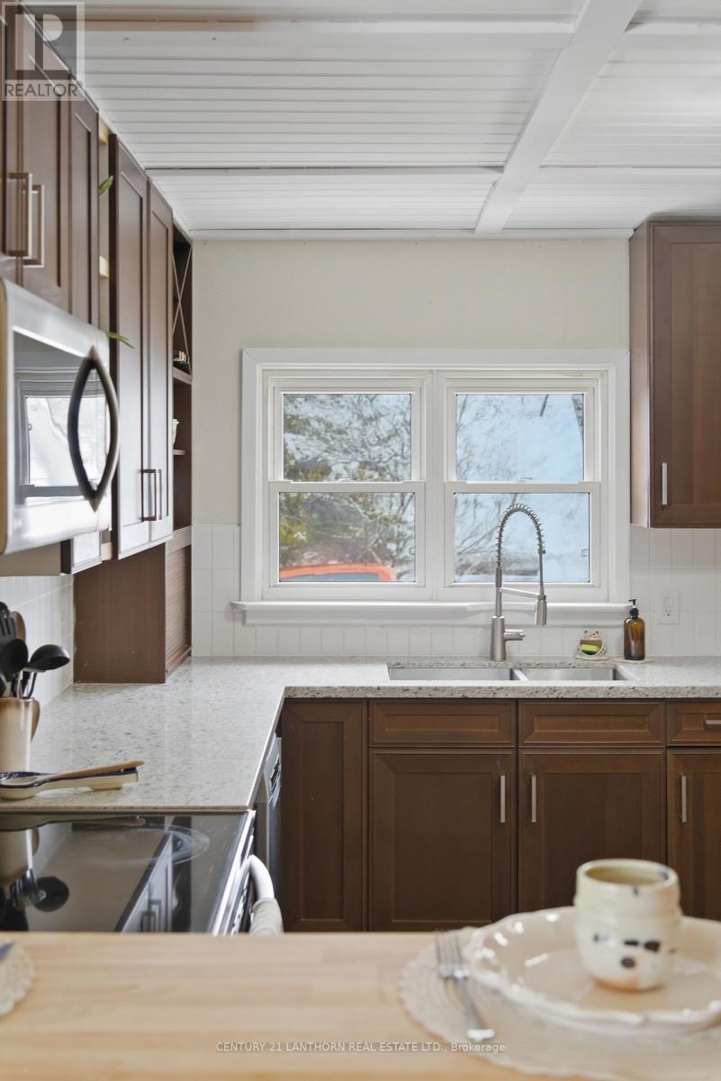 2 Duncan Street, Prince Edward County, Ontario  K0K 1T0 - Photo 10 - X12976498