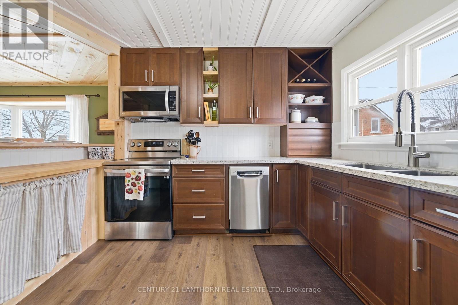 2 Duncan Street, Prince Edward County, Ontario  K0K 1T0 - Photo 12 - X12976498