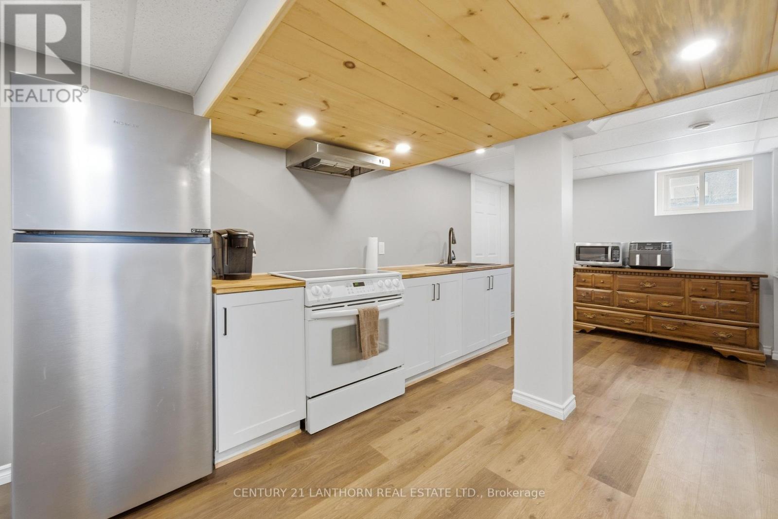 2 Duncan Street, Prince Edward County, Ontario  K0K 1T0 - Photo 23 - X12976498