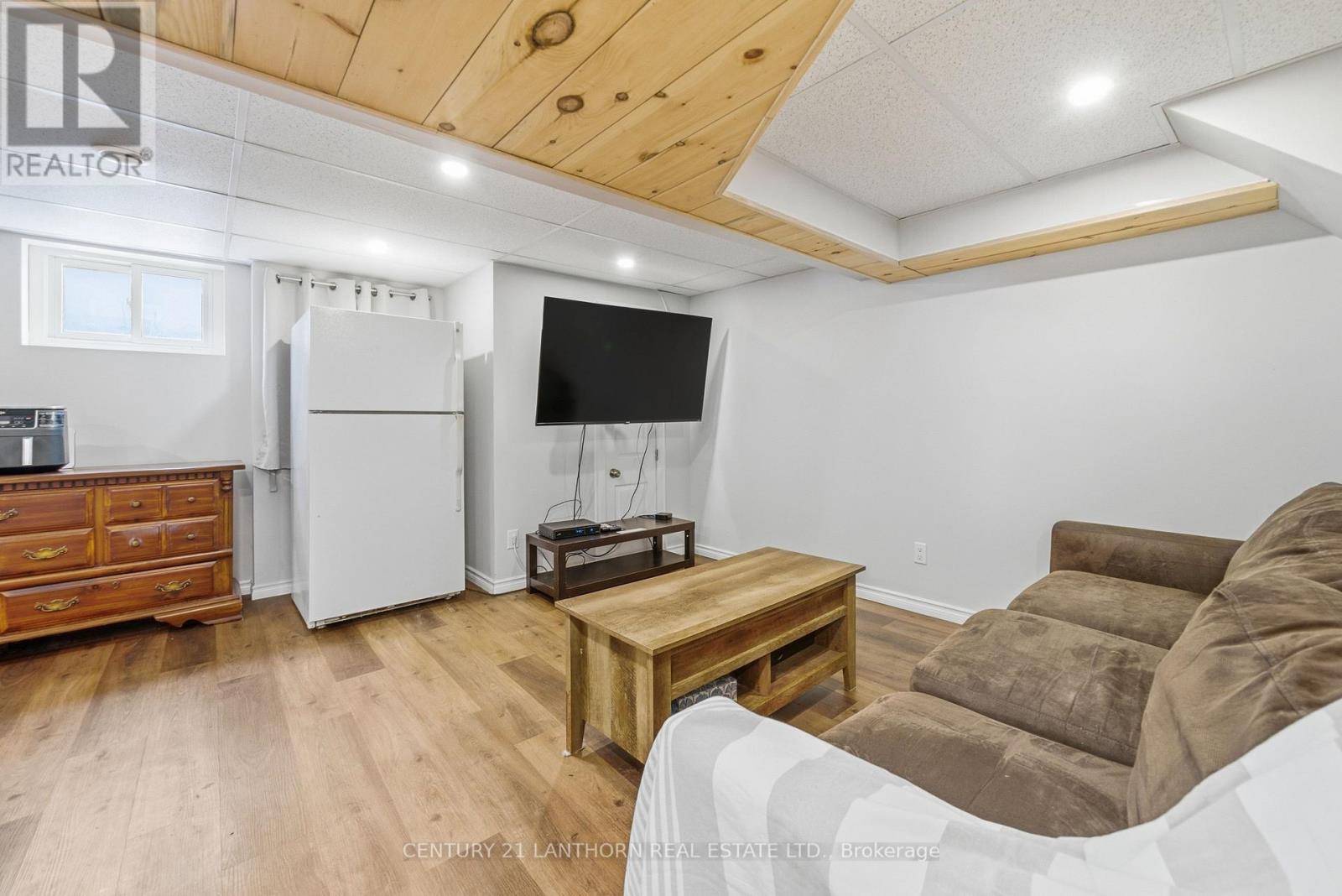 2 Duncan Street, Prince Edward County, Ontario  K0K 1T0 - Photo 25 - X12976498