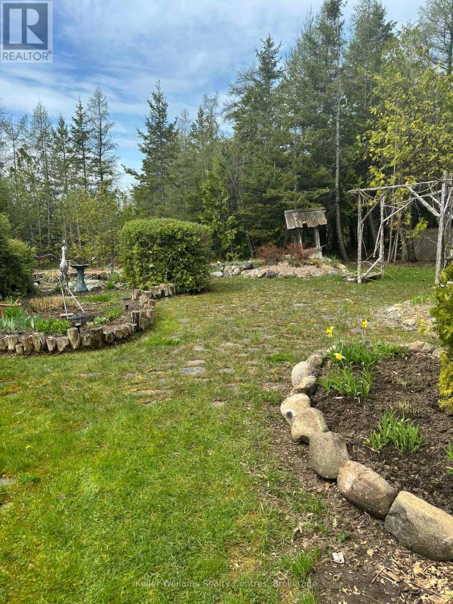 668 Pike Bay Road, Northern Bruce Peninsula, Ontario  N0H 2T0 - Photo 3 - X12967684