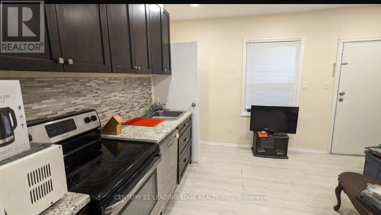 856 Simcoe Street S, Oshawa, Ontario  L1H 4K6 - Photo 6 - E12998266