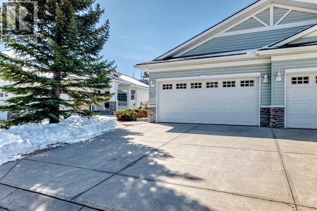 220 Rocky Ridge Villas Nw, Calgary, Alberta  T3G 4R3 - Photo 1 - A2297086