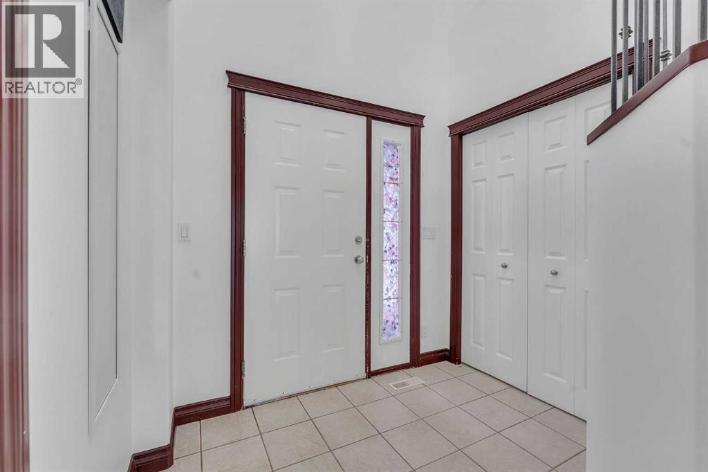 113 West Creek Pond, Chestermere, Alberta  T1X 1H4 - Photo 5 - A2302134