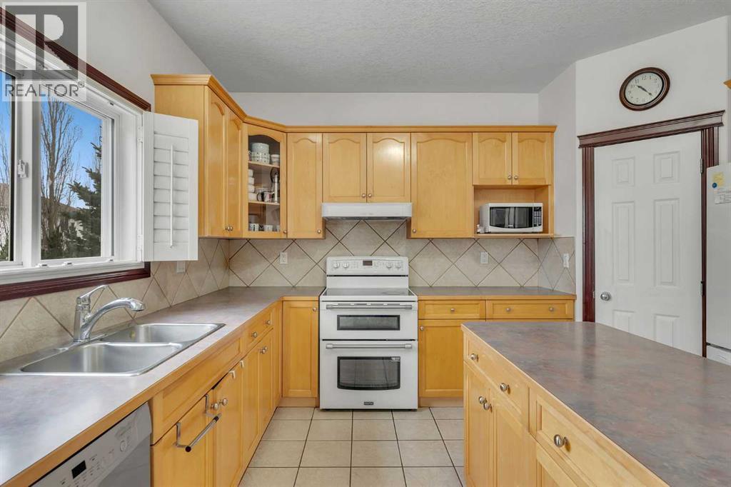 113 West Creek Pond, Chestermere, Alberta  T1X 1H4 - Photo 14 - A2302134