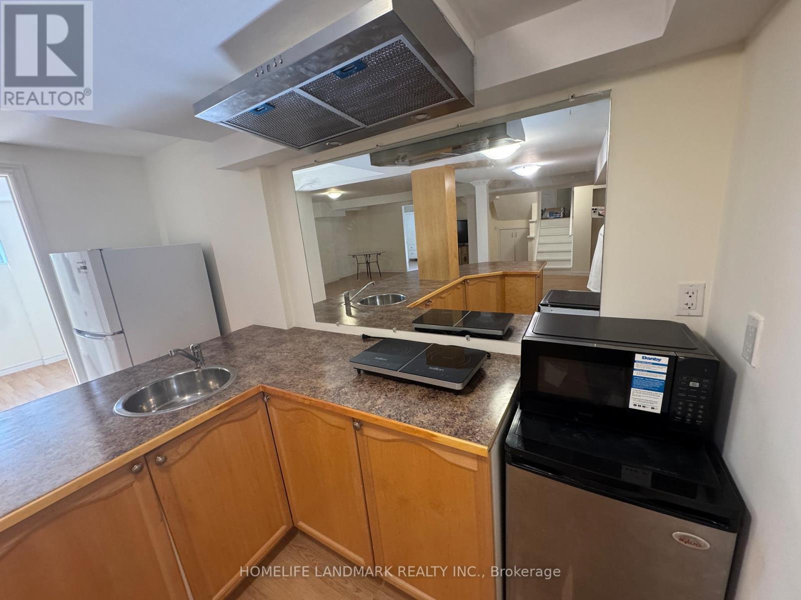 71 Holly Dr Drive, Richmond Hill, Ontario  L4S 2S4 - Photo 9 - N13016806