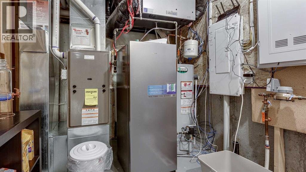 207, 339 Viscount Drive, Red Deer, Alberta  T4R 0S2 - Photo 35 - A2298199