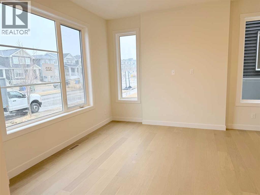 322 Sundown Road, Cochrane, Alberta  T4C 3H2 - Photo 4 - A2193822