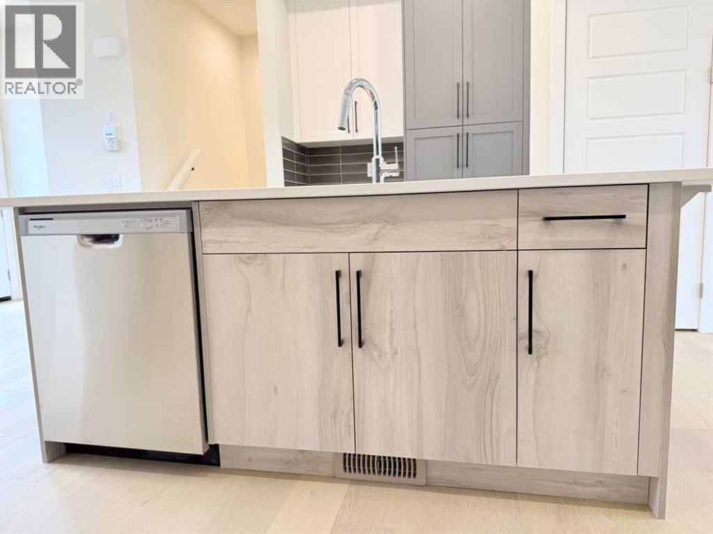 322 Sundown Road, Cochrane, Alberta  T4C 3H2 - Photo 12 - A2193822