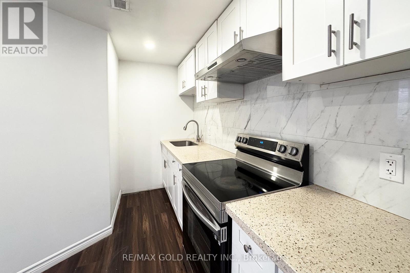 27 Dulverton Drive, Brampton, Ontario  L7A 0P3 - Photo 10 - W13015818