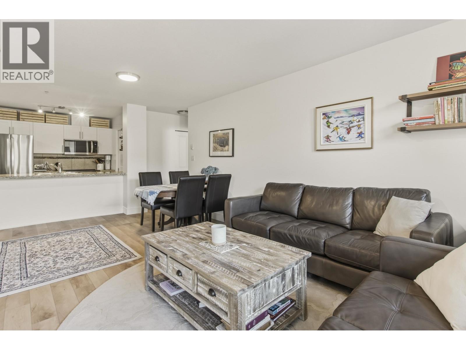 217 1211 Village Green Way, Squamish, British Columbia  V8B 0R7 - Photo 4 - R3113091