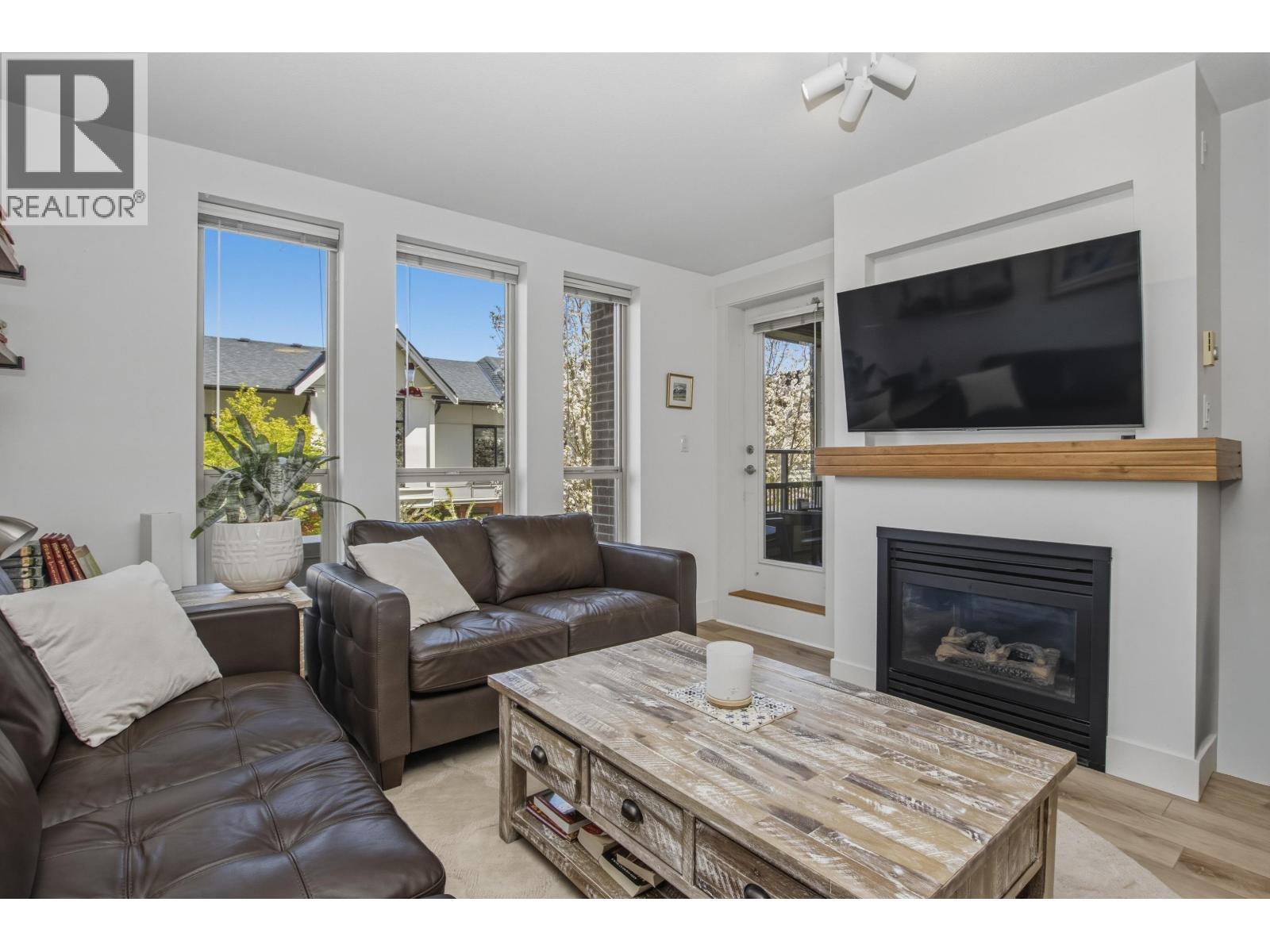 217 1211 Village Green Way, Squamish, British Columbia  V8B 0R7 - Photo 6 - R3113091