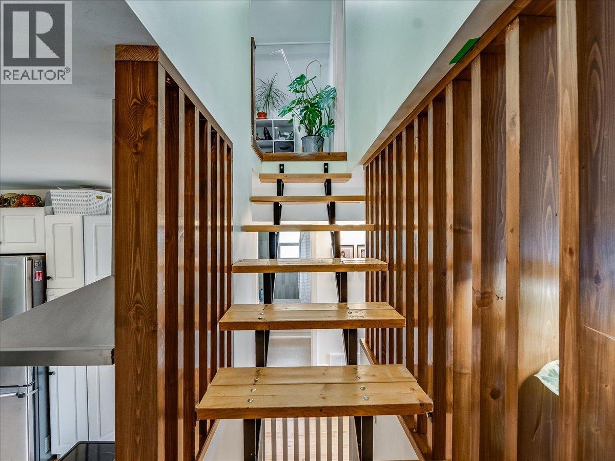 702 6th Street, Castlegar, British Columbia  V1N 2E9 - Photo 35 - 10383681