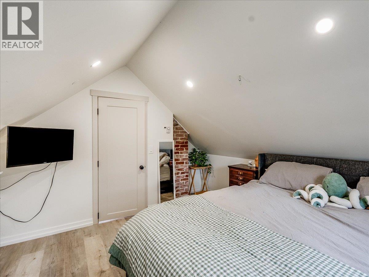 702 6th Street, Castlegar, British Columbia  V1N 2E9 - Photo 38 - 10383681