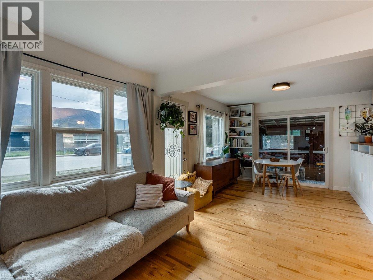 702 6th Street, Castlegar, British Columbia  V1N 2E9 - Photo 27 - 10383681