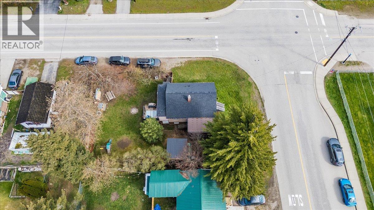 702 6th Street, Castlegar, British Columbia  V1N 2E9 - Photo 60 - 10383681