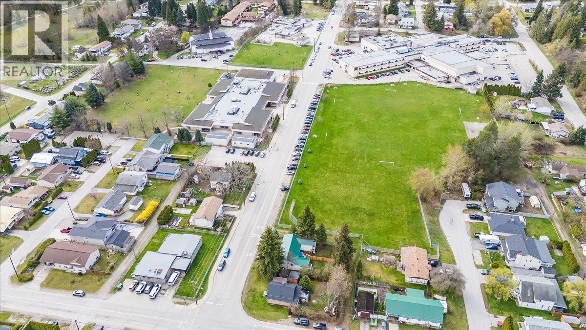 702 6th Street, Castlegar, British Columbia  V1N 2E9 - Photo 62 - 10383681