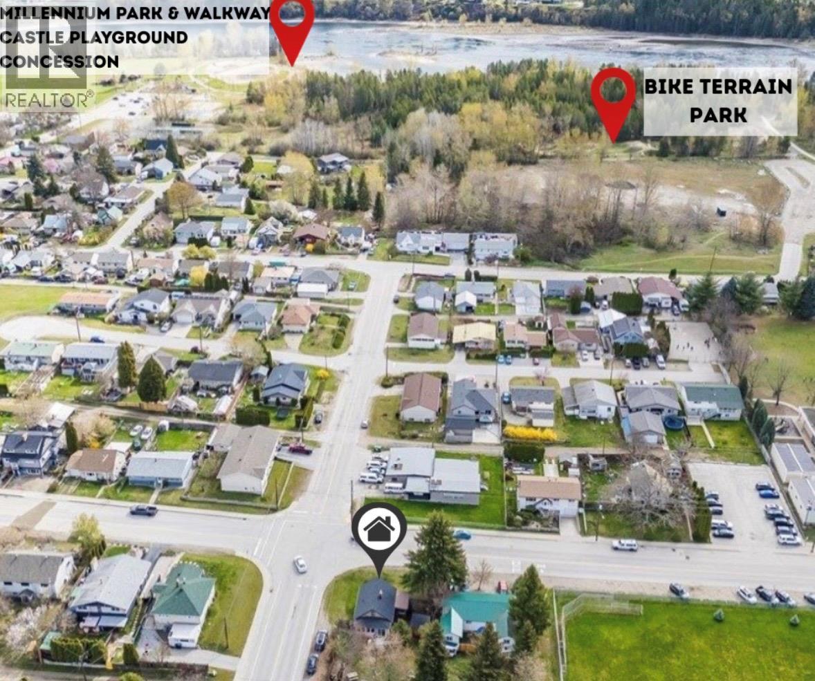 702 6th Street, Castlegar, British Columbia  V1N 2E9 - Photo 64 - 10383681