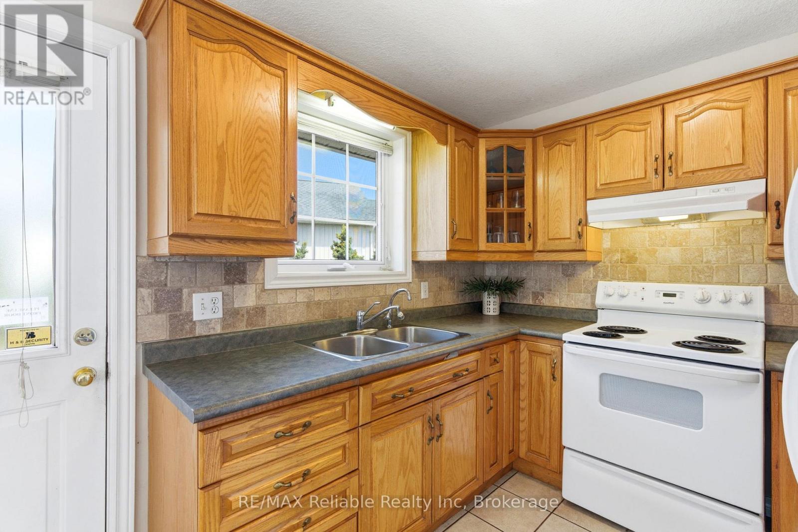 13 Ducharme Crescent, Bluewater, Ontario  N0M 1G0 - Photo 14 - X13016834