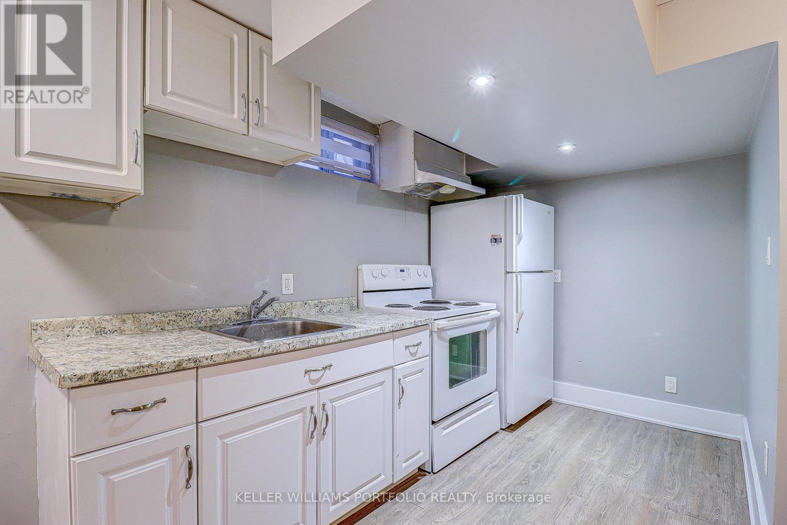 Lower Level - 962 Willowdale Avenue, Oshawa, Ontario  L1H 1W4 - Photo 6 - E13016830