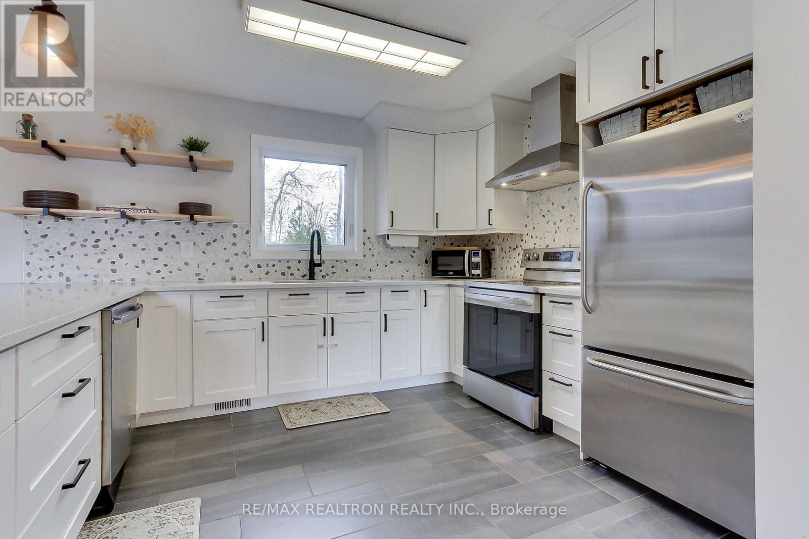 860 Blackwoods Avenue, Innisfil, Ontario  L9S 1S8 - Photo 13 - N13016836