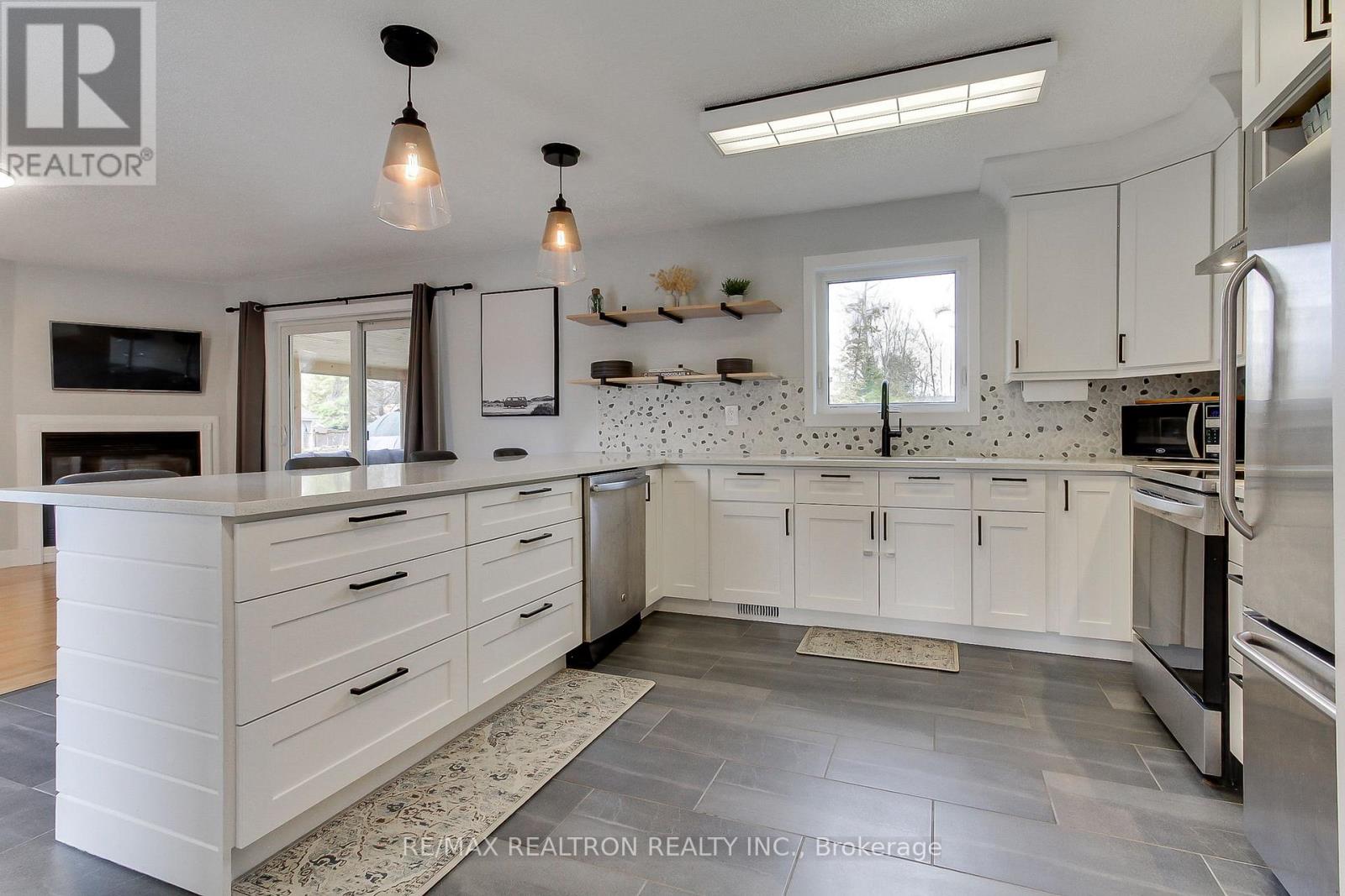 860 Blackwoods Avenue, Innisfil, Ontario  L9S 1S8 - Photo 15 - N13016836