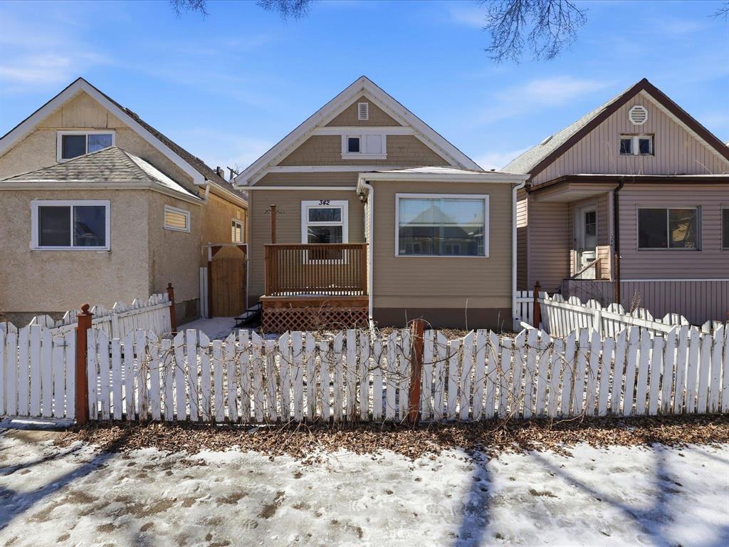 342 Lipton Street, Winnipeg, Manitoba  R3G 2H1 - Photo 2 - 202607670