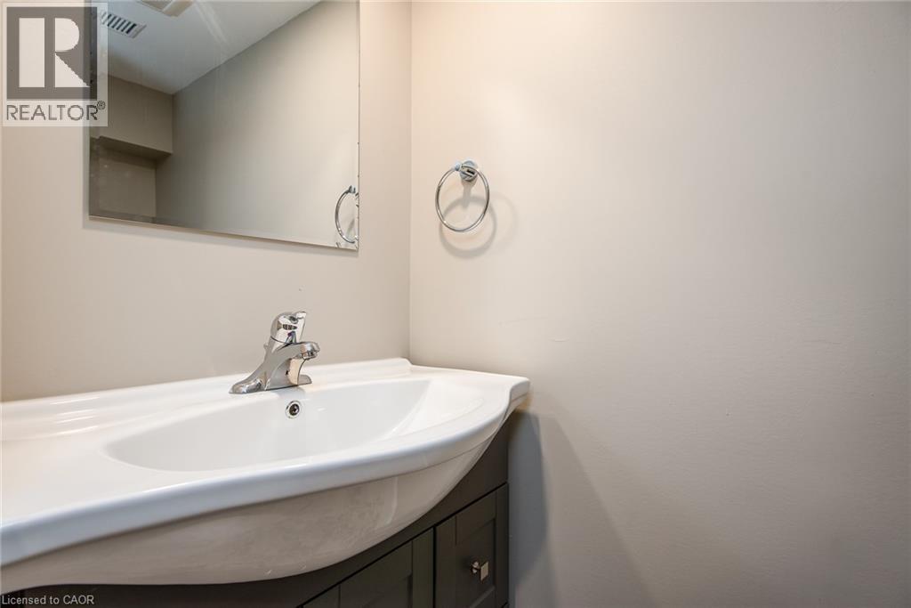 525 Courtland Avenue E, Kitchener, Ontario  N2G 2W9 - Photo 35 - 40815976