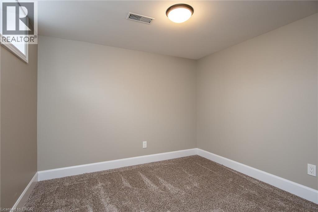 525 Courtland Avenue E, Kitchener, Ontario  N2G 2W9 - Photo 38 - 40815976