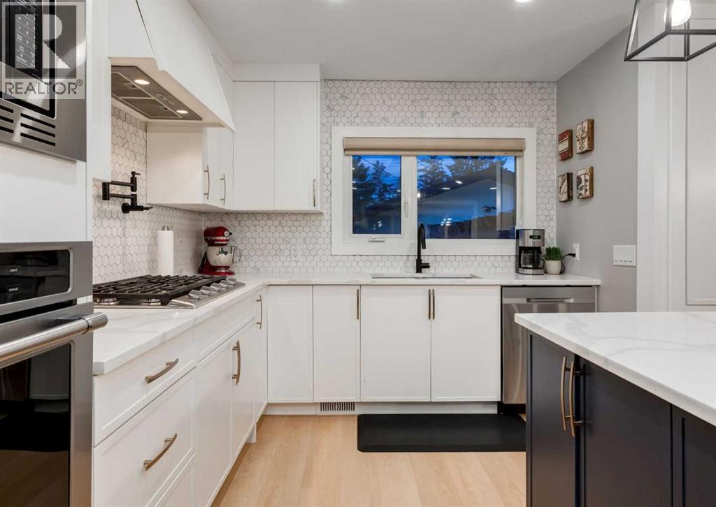 4627 Verona Drive Nw, Calgary, Alberta  T3A 0P5 - Photo 17 - A2301023