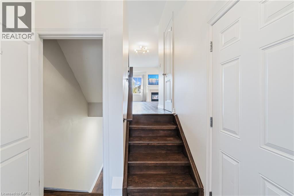 9 Liddycoat Lane Unit# 18, Ancaster, Ontario  L9G 0A7 - Photo 6 - 40821362