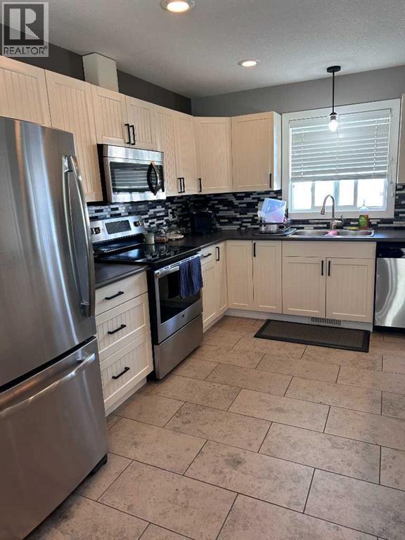 9632 100 Avenue, Lac La Biche, Alberta  T0A 2C0 - Photo 5 - A2303227