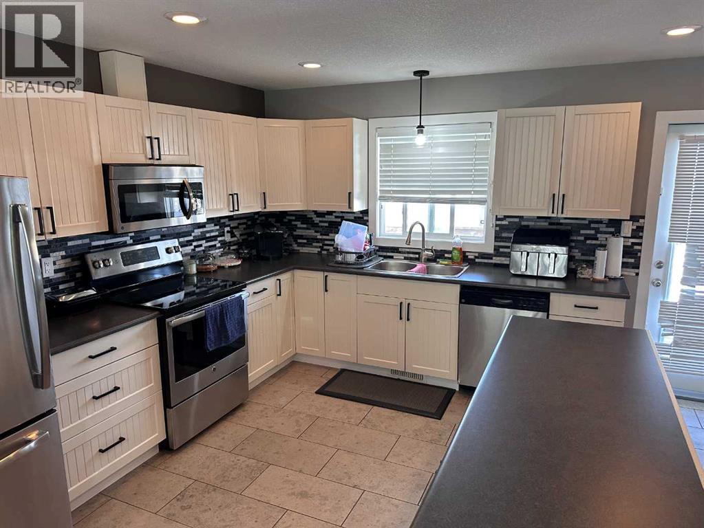 9632 100 Avenue, Lac La Biche, Alberta  T0A 2C0 - Photo 6 - A2303227