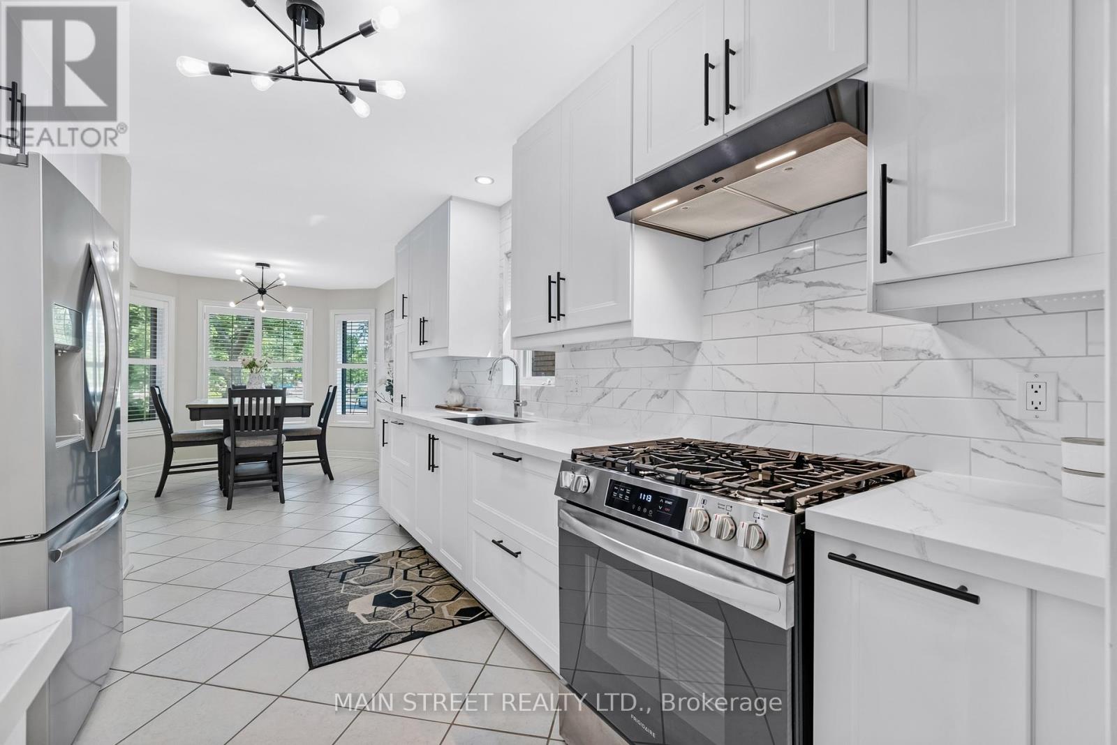 40 Via Amici, New Tecumseth, Ontario  L9R 2B4 - Photo 12 - N13016784