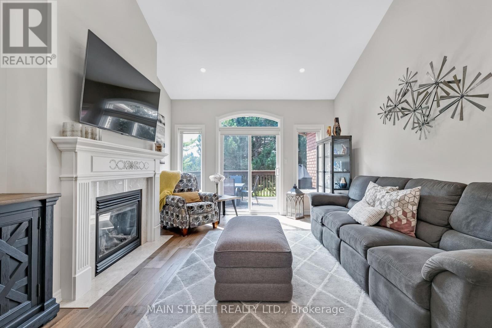 40 Via Amici, New Tecumseth, Ontario  L9R 2B4 - Photo 4 - N13016784